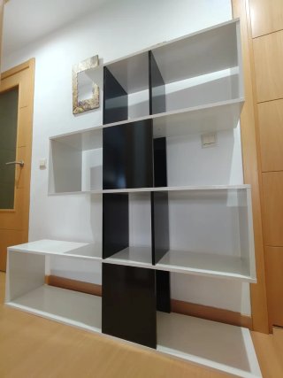 Estantería Escalonada Blanca y Negra