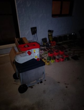 Lote de piezas y herramientas de jardinería