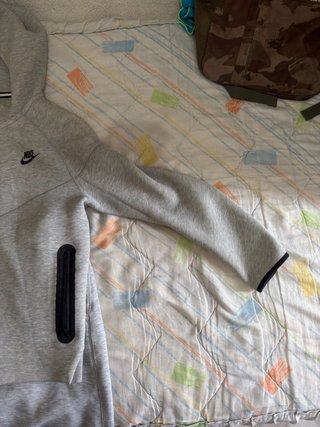 Sudadera Nike Tech Gris
