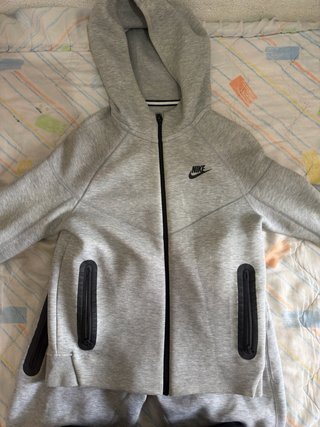 Sudadera Nike Tech Gris
