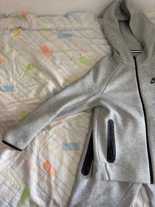 Sudadera Nike Tech Gris