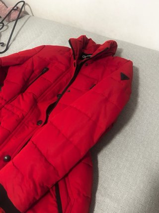 Cazadora Guess Roja Talla M