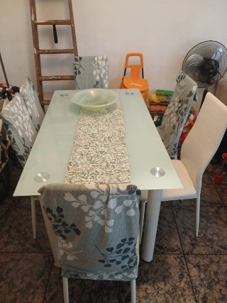 Mesa de Comedor con 4 Sillas