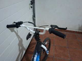 Bicicleta BMX Flite Negra y Azul