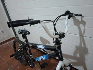 Bicicleta BMX Flite Negra y Azul