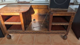 Mesa de salón de madera
