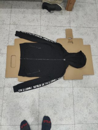 Sudadera con cremallera Byblos negra