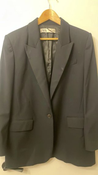 Chaqueta Oversize. Zara. Negra