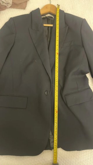 Chaqueta Oversize. Zara. Negra
