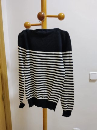 Jersey de rayas blanco y negro