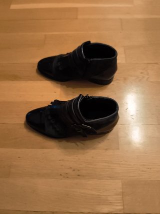 Botines charol y ante negros