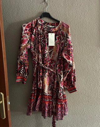 Vestido Zara manga larga estampado talla M