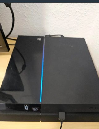 Consola PS4 (PlayStation 4) + 3 Juegos