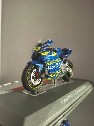 Moto a escala 1:18 Honda RC211V Daijiro Kato