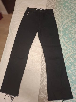 Pantalón vaquero negro