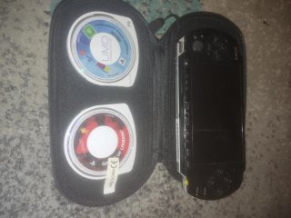 Sony PSP 3004 Negra + 2 Juegos UMD