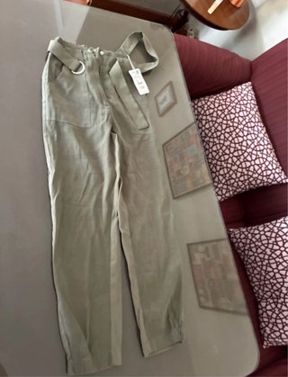 Pantalón Stradivarius Caqui Talla XS Nuevo