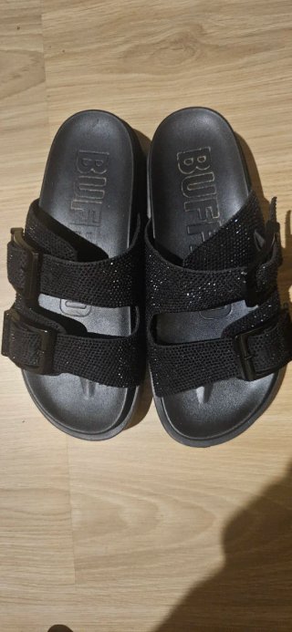 Sandalias Buffalo negras con brillos