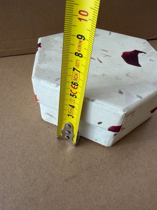 Caja Hexagonal Artesanal de Papel Reciclado