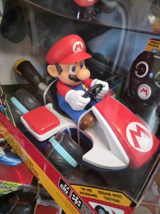 Control remoto y muy muy grande Mario kart 8 delux