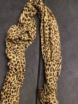 Pañuelo estampado leopardo