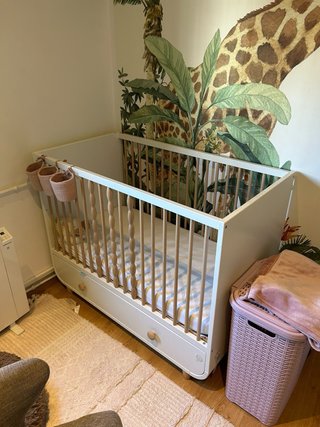 Cuna IKEA MYRELLA con cajón y colchón