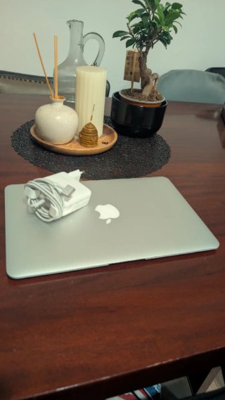 MacBook Air 11 i5 / 4GB RAM / 128GB SSD