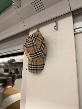 Gorra Burberry Beige