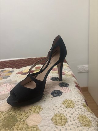 Zapatos de tacón Gloria Ortiz negros