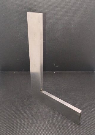 Escuadra de Precisión Metálica