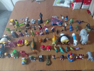 Lote de Figuras LEGO y Muñecos Variados
