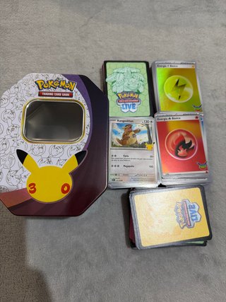 Lote de Cartas Pokémon x228 holo x207 codigos