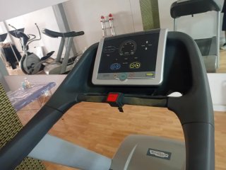 Cinta de Correr Profesional Technogym