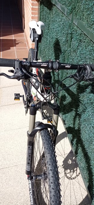 Bicicleta MTB KTM carbono de 26"