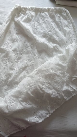 Falda larga blanca con bordados