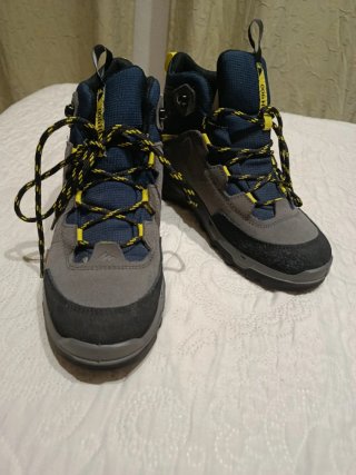 Botas de montaña niño H900