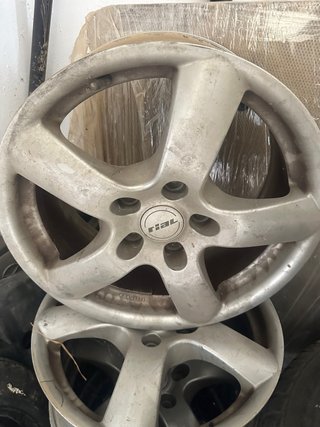Llantas Rial de 5 radios para volswagen t5