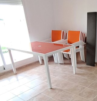Conjunto de Mesa y 8 Sillas