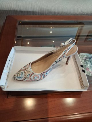 Zapatos de tacón con pedrería