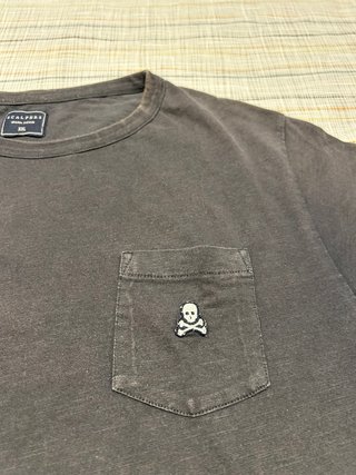 Camiseta Scalpers Vintage Talla XL con bolsillo