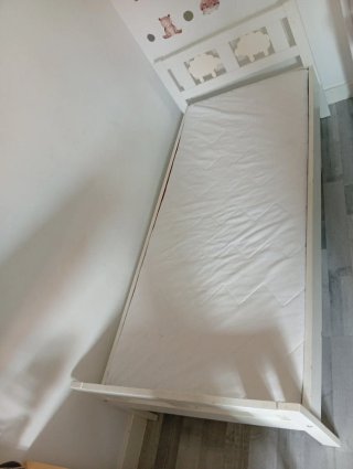 Cama infantil IKEA con colchón