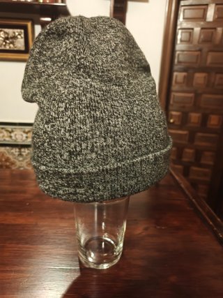 Gorro Beanie Clásico Gris y Blanco H&M