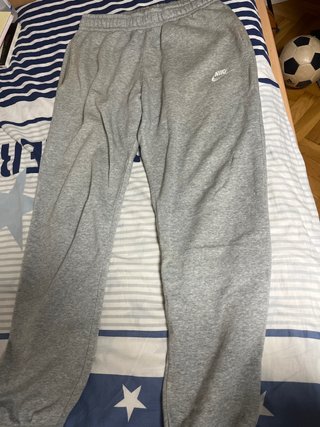 Pantalón Nike Gris