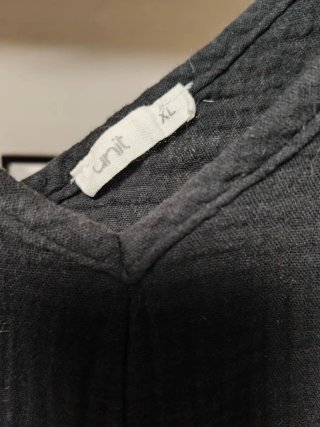 Mono corto negro con tirantes