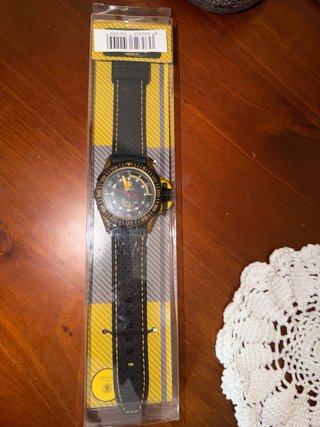 Reloj Negro y Amarillo