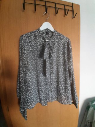 Blusa Estampada con Lazo