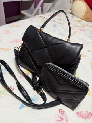 Bolso negro y cartera acolchados mas monedero