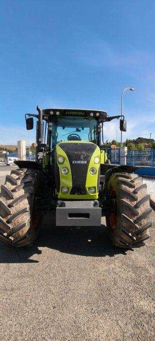 Tractor CLAAS Arion 620