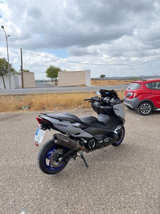 Yamaha T-MAX 560 (2022)