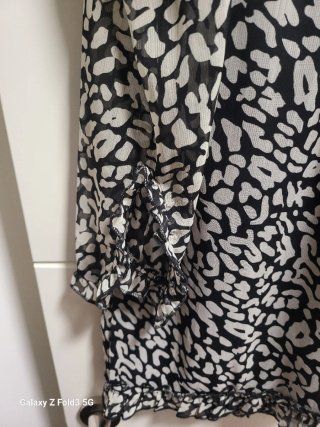Vestido corto estampado blanco y negro